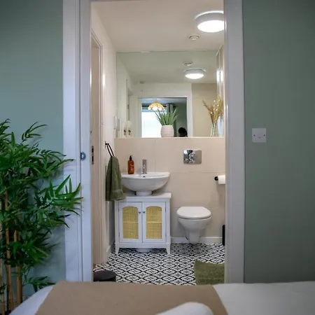 Apartment Modern 2-bed In Leeds Centre Leeds (West Yorkshire)