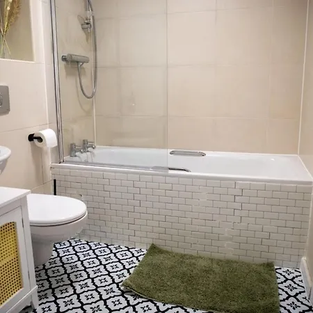 Modern 2-bed In Leeds Centre