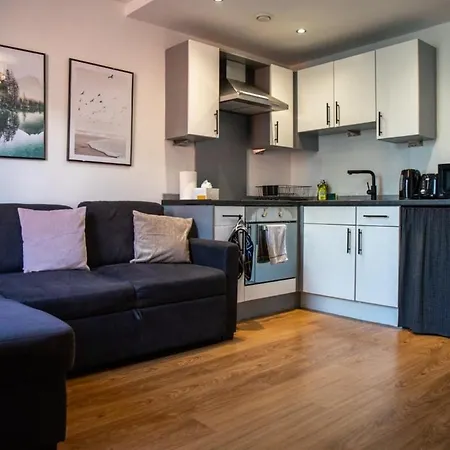 Modern 2-bed In Leeds Centre Apartment *