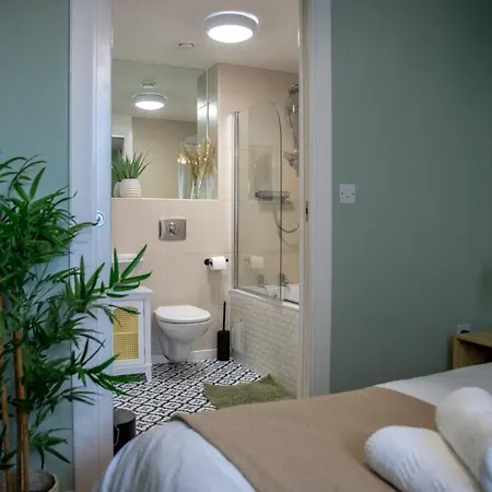 Modern 2-bed In Leeds Centre * Leeds (West Yorkshire)