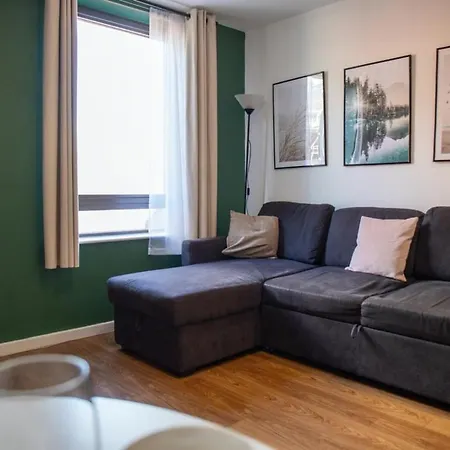 Modern 2-bed In Leeds Centre Leeds (West Yorkshire)