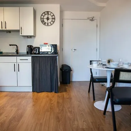 Apartment Modern 2-bed In Leeds Centre *