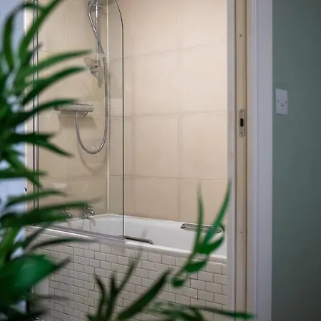 Modern 2-bed In Leeds Centre Apartment