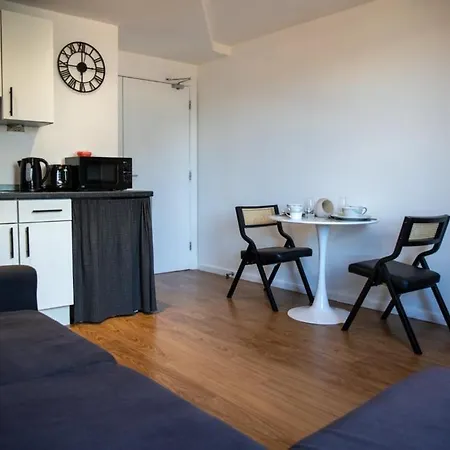 Apartment Modern 2-bed In Leeds Centre *