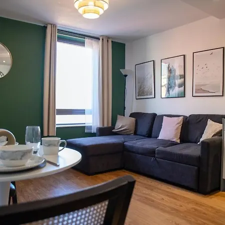 Modern 2-bed In Leeds Centre Apartment