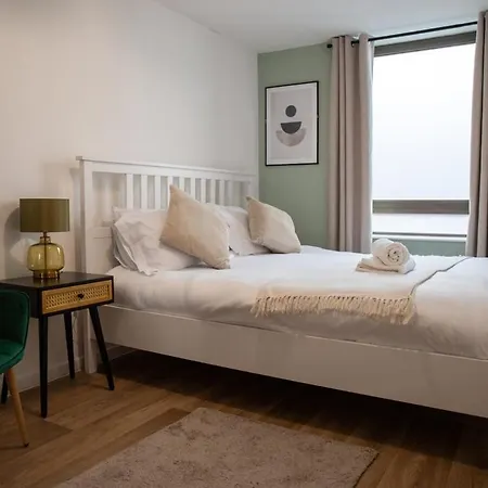Modern 2-bed In Leeds Centre