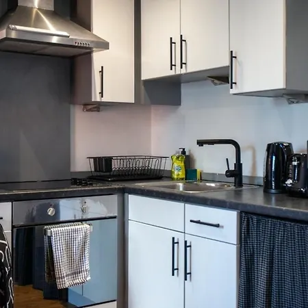 Modern 2-bed In Leeds Centre Apartment *