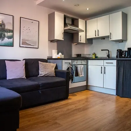 Modern 2-bed In Leeds Centre Apartment Leeds (West Yorkshire)