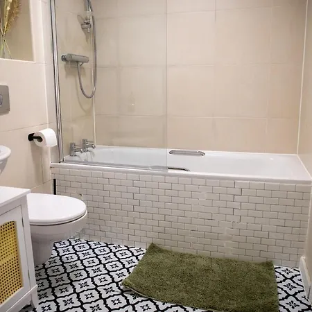 Apartment Modern 2-bed In Leeds Centre *