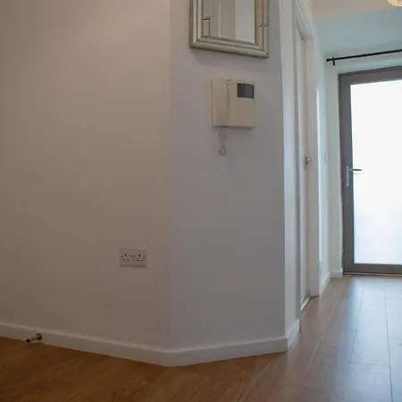 Apartment Modern 2-bed In Leeds Centre Leeds (West Yorkshire)